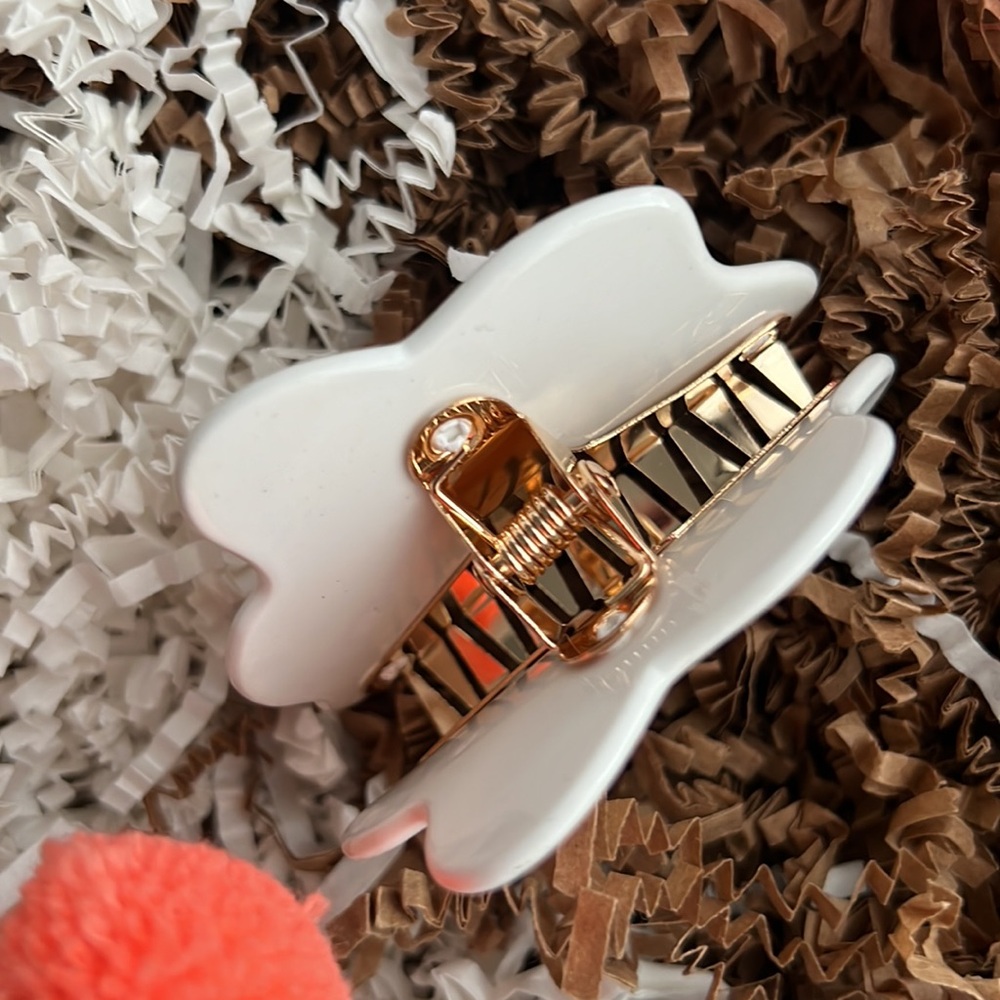 New 🍳 Sunny Side Up Hair Clip - Picture 3 of 4
